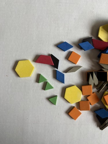 Magnetic pattern blocks